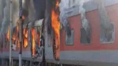 Photo of Burning ट्रेन चा थरारक VIDEO; चालत्या ट्रेनने घेतला पेट