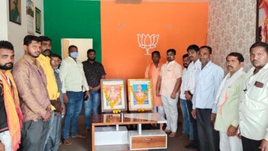 Photo of भाजपा संपर्क कार्यालयात राजमाता जिजाऊ व स्वामी विवेकानंद जयंती साजरी