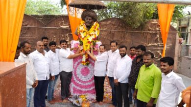 Photo of करमाळा भाजपा च्या वतीने महात्मा फुले यांच्या जयंती निमित्त विनम्र अभिवादन