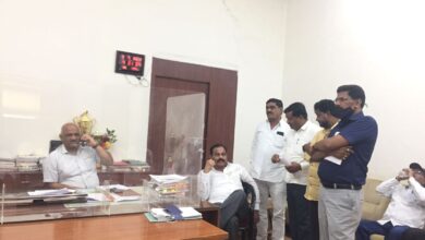 Photo of सिना कोळेगाव प्रकल्पग्रस्तांना पर्यायी जमीन मिळवण्यासाठी मंत्रालय स्तरावर सर्वोतपरी प्रयत्न करणार- आ. संजयमामा शिंदे