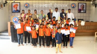 Photo of अभ्यासा बरोबरच पुस्तकाला आपला मित्र बनवा व वाचनाची आवड निर्माण करा- मा.श्री. मनोज राऊत (B.D.O)
