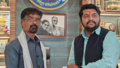 Photo of यशकल्याणी सेवाभावी संस्थेचे कर्मचारी कवी दादासाहेब पिसे यांच्या ३००० कविता पूर्ण
