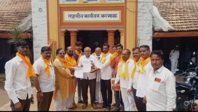 Photo of करमाळा तालुक्यात दुष्काळ जाहीर करण्यासाठी युवासेनेकडुन रास्तारोको चा इशारा!