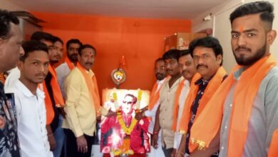 Photo of उद्धव ठाकरे यांच्या पाठिशी एकनिष्ठ पणे उभा रहाणे हिच स्व. बाळासाहेबांना खरी श्रद्धांजली- शंभूराजे फरतडे