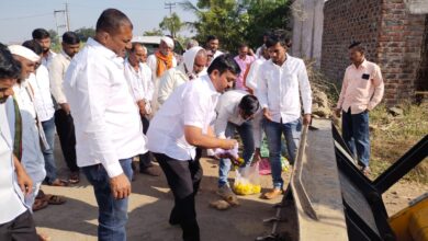 Photo of खासदार निधीतून मंजूर खडकेवाडी फाटा ते गावठाण रस्त्यांचे भूमिपूजन गणेश चिवटे यांच्या हस्ते संपन्न 