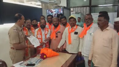 Photo of फसवणूक करणाऱ्या टोळी मुकादमांचा तपास करण्यासाठी विशेष पोलीस पथक तयार करा- युवासेनेची मागणी 