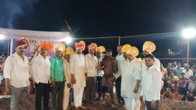 Photo of धर्मवीर छत्रपती संभाजी महाराज जयंतीनिमित्त केत्तूर येथे भव्य निकाली कुस्त्यांचे मैदान संपन्न 