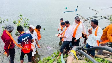 Photo of उजनी धरण १०० टक्के भरल्यामुळे युवा सेनेच्या वतीने जलपूजन