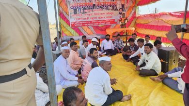 Photo of आळसुंदे-वरकुटे शिवरस्ता शोधून रहदारीसाठी खुला करावा; या मागणीसाठी शेतकऱ्यांचे उपोषण सुरू