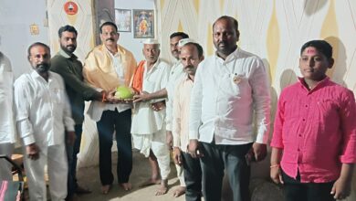 Photo of मा.आ. संजयमामा शिंदे यांनी घेतली शाहूदादा फरतडे यांची भेट; ठाकरेंची शिवसेनाही महायुतीला सहकार्य करणार?