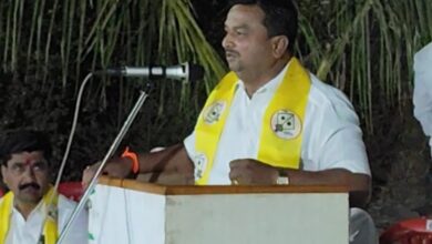 Photo of स्वतःच राजकारण टिकवण्यासाठी आदिनाथ बंद पाडण्याचे पाप बागलांनी करू नये- जिल्हाप्रमुख महेश चिवटे