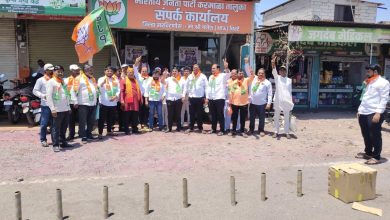 Photo of पश्चिम बंगालमध्ये भाजपची दमदार घोडदौड; करमाळ्यात भाजप कार्यकर्त्यांचा जल्लोष